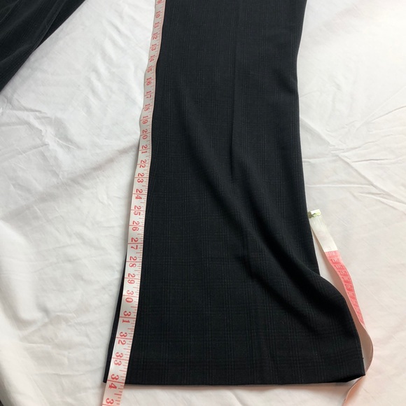 Tahari Suit Jacket(10)and Pants(8) - Picture 12 of 16